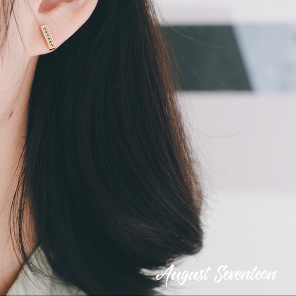 3/$35 Minimalist Stud Earring - Picture 4 of 7